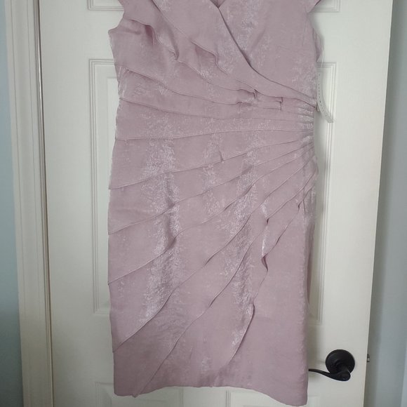 London Style Women's Shimmer Tiered Lined Dress - Picture 2 of 6